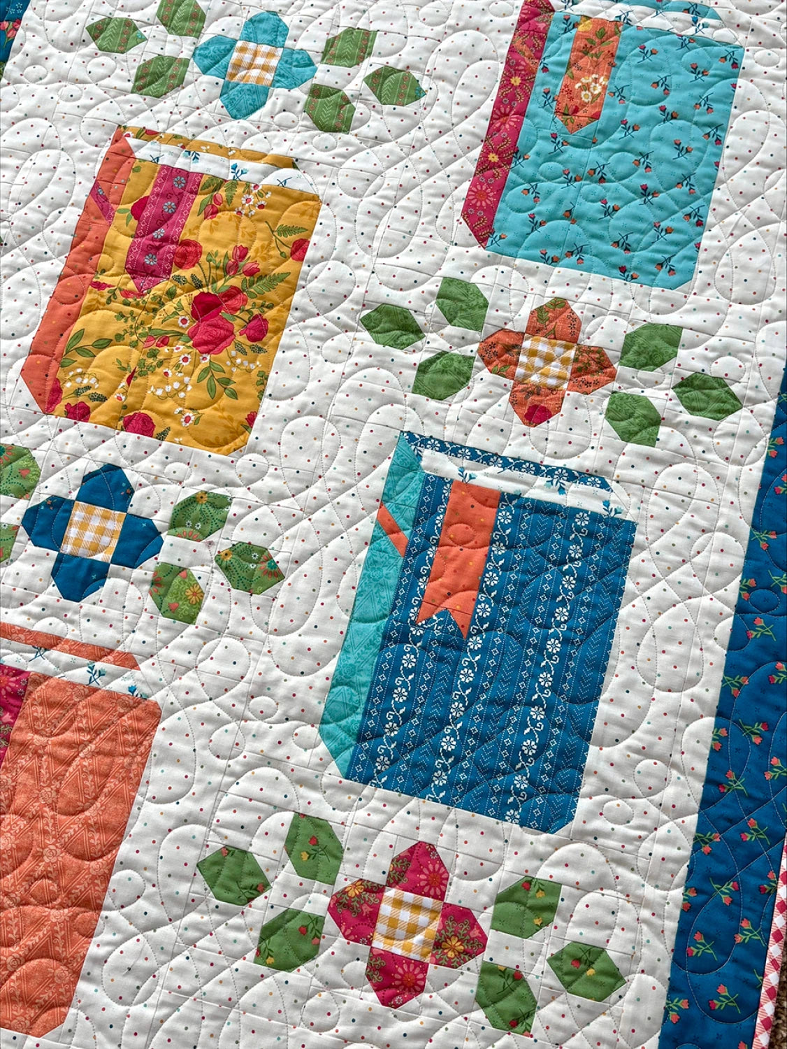 Novel Idea Quilt Pattern finished quilt detail