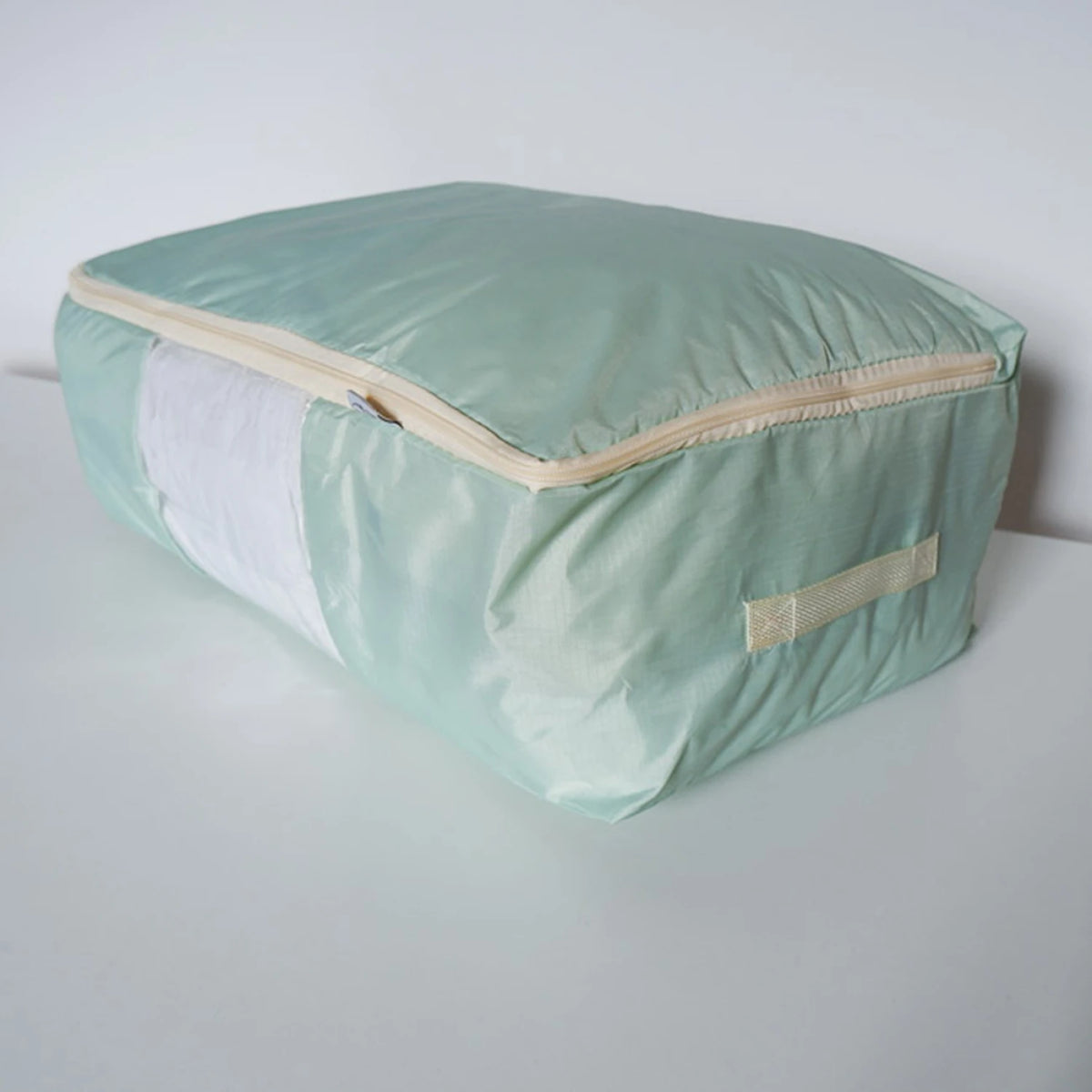 Madam Sew quilt storage bag winter side view