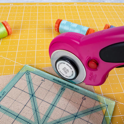 Olfa 45mm Ergonomic Rotary Cutter Magenta